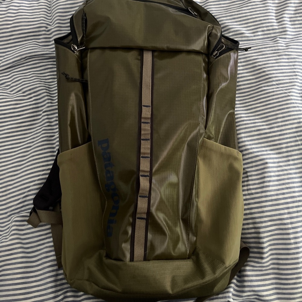 Patagonia black hole backpack 25L